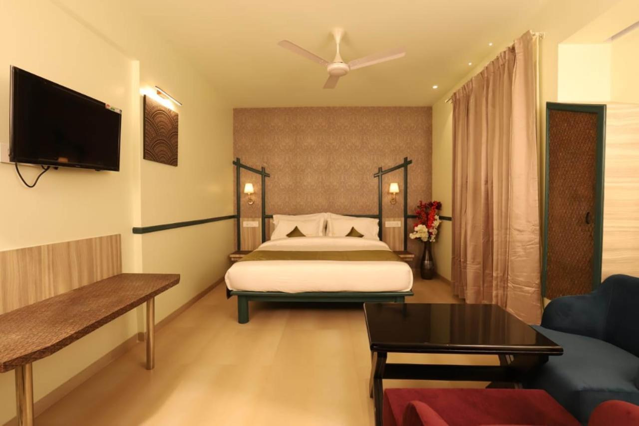 Hotel Prabha Palace Ahmednagar Eksteriør bilde