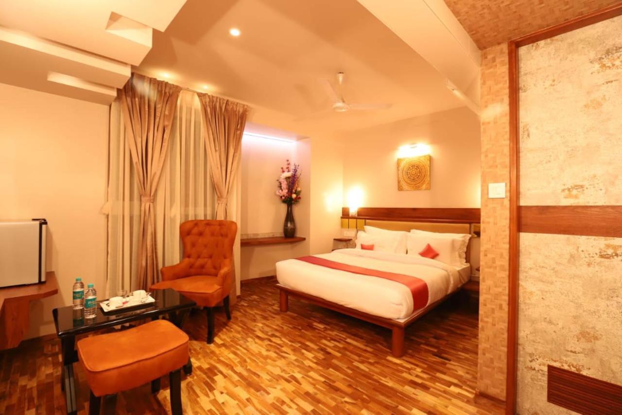 Hotel Prabha Palace Ahmednagar Eksteriør bilde