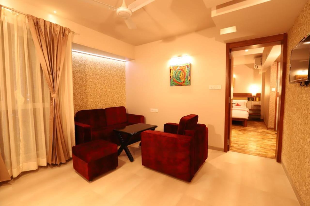 Hotel Prabha Palace Ahmednagar Eksteriør bilde
