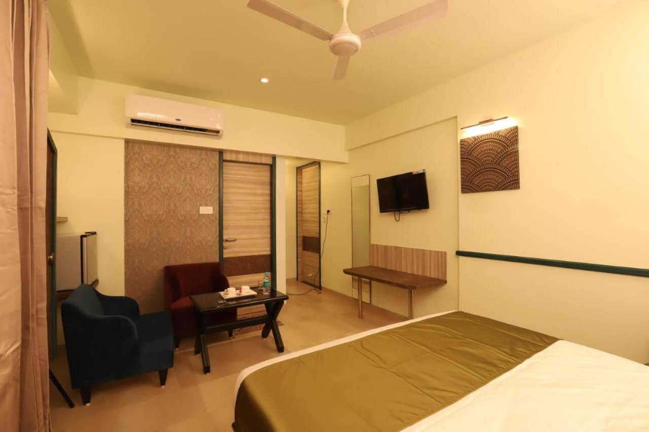 Hotel Prabha Palace Ahmednagar Eksteriør bilde
