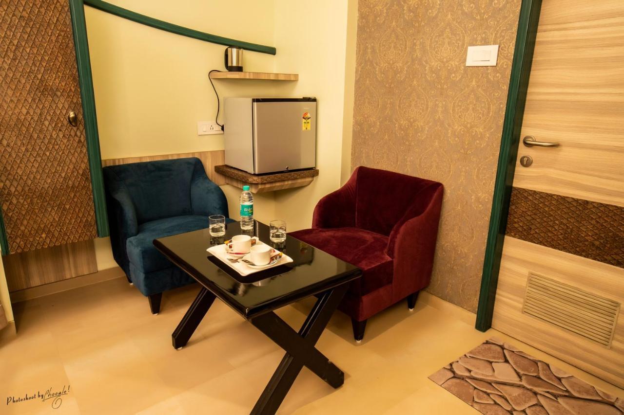 Hotel Prabha Palace Ahmednagar Eksteriør bilde